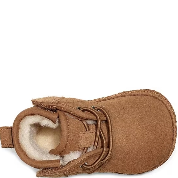 New UGGKids' Neumel and UGG Beanie Crib Shoe Gift Set (Infant) 2/3 6-12 mos. - Picture 9 of 13